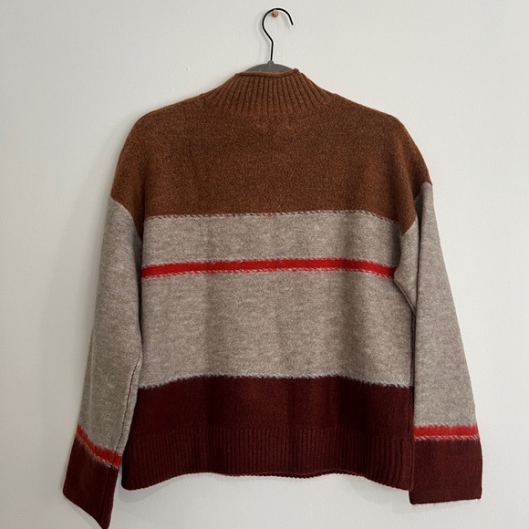 Universal Thread mock neck sweater - size S - Picture 3 of 3